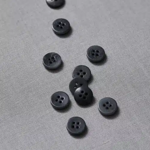 Meet Milk: Plain Corozo Button "Anchor" 11 mm
