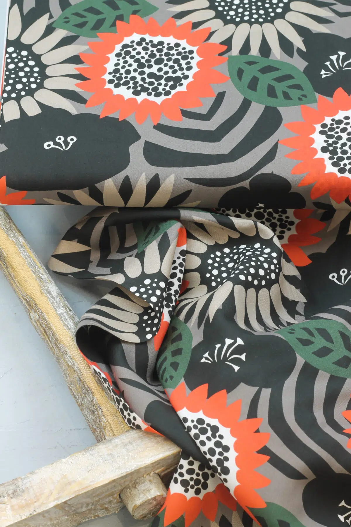Cloud 9: Modal Rayon "Coexisting" Wild flowers