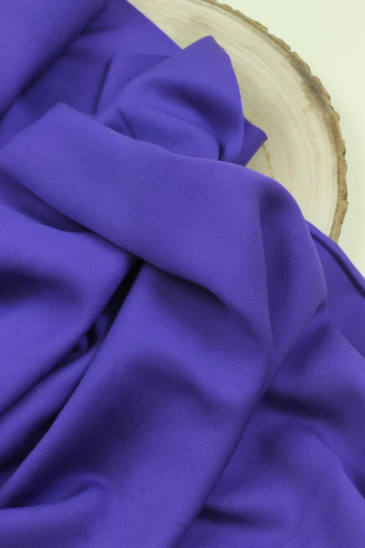 Fließender Viskose-Twill Stoff Meterware, perfekt für DIY-Kleidung und Sommerkleidung, Stoffe Bochum, Elsbeth & Ich, Stoffgeschäft; uni purple