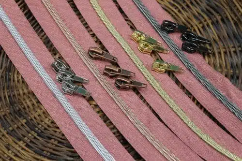 Endlos Reißverschluss metallisiert Altrosa, 1m mit 4 Zippern