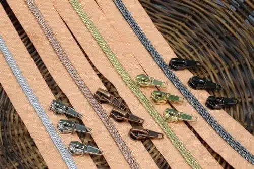 Endlos Reißverschluss metallisiert Apricot, 1m mit 4 Zippern