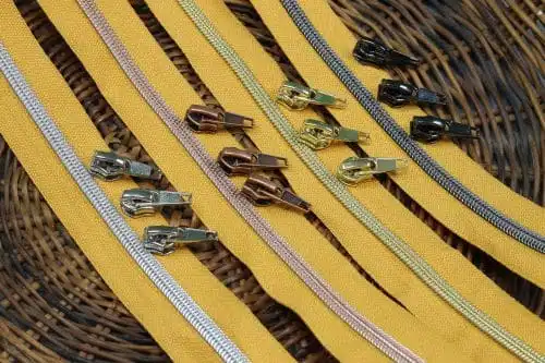Endlos Reißverschluss metallisiert Senf, 1m mit 4 Zippern